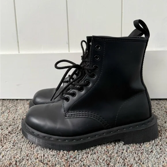 Dr. Martens | Shoes | Dr Martens 46 Mono Smooth Leather Lace  display picture 1